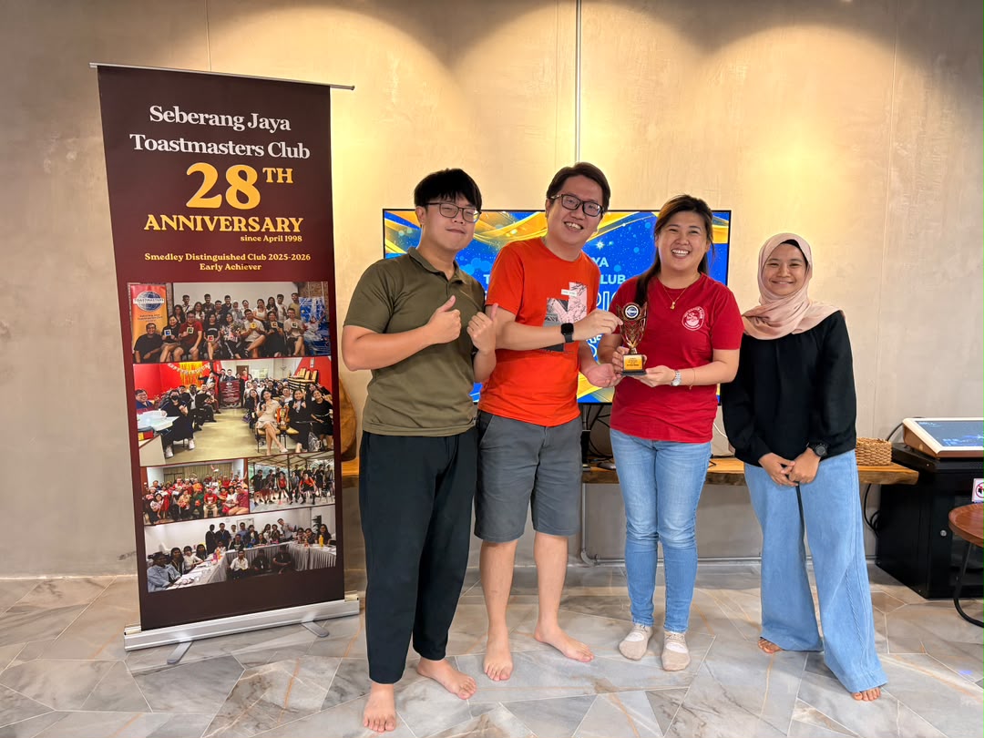Simon grabbed the second runner up of the table topic contest